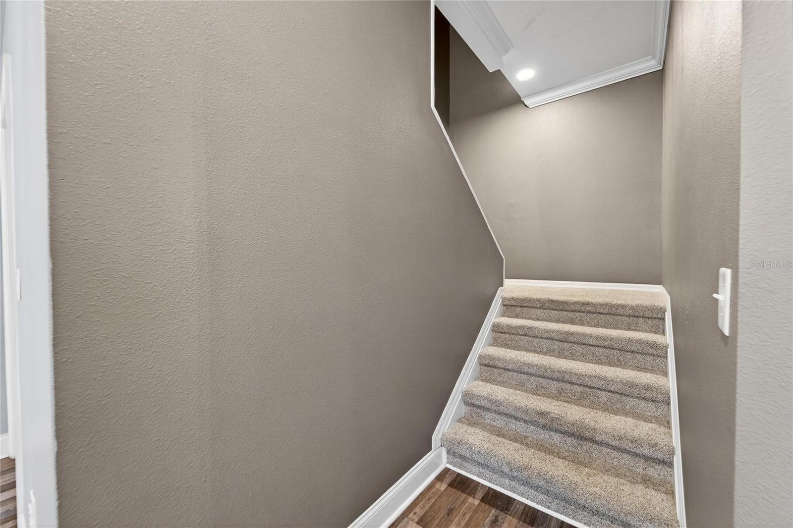 COUNTRY CLASS FARMS - Residential