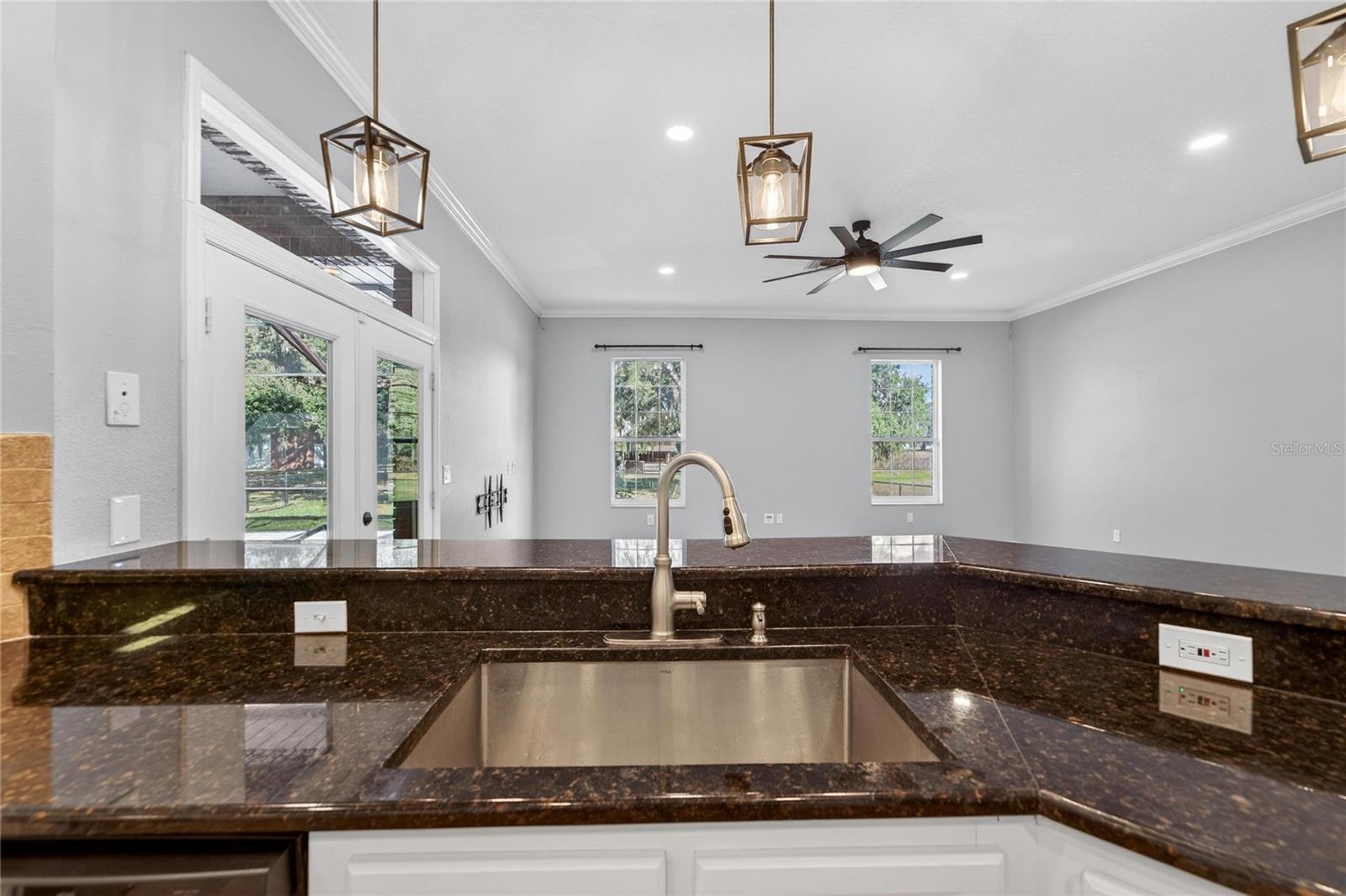 COUNTRY CLASS FARMS - Residential