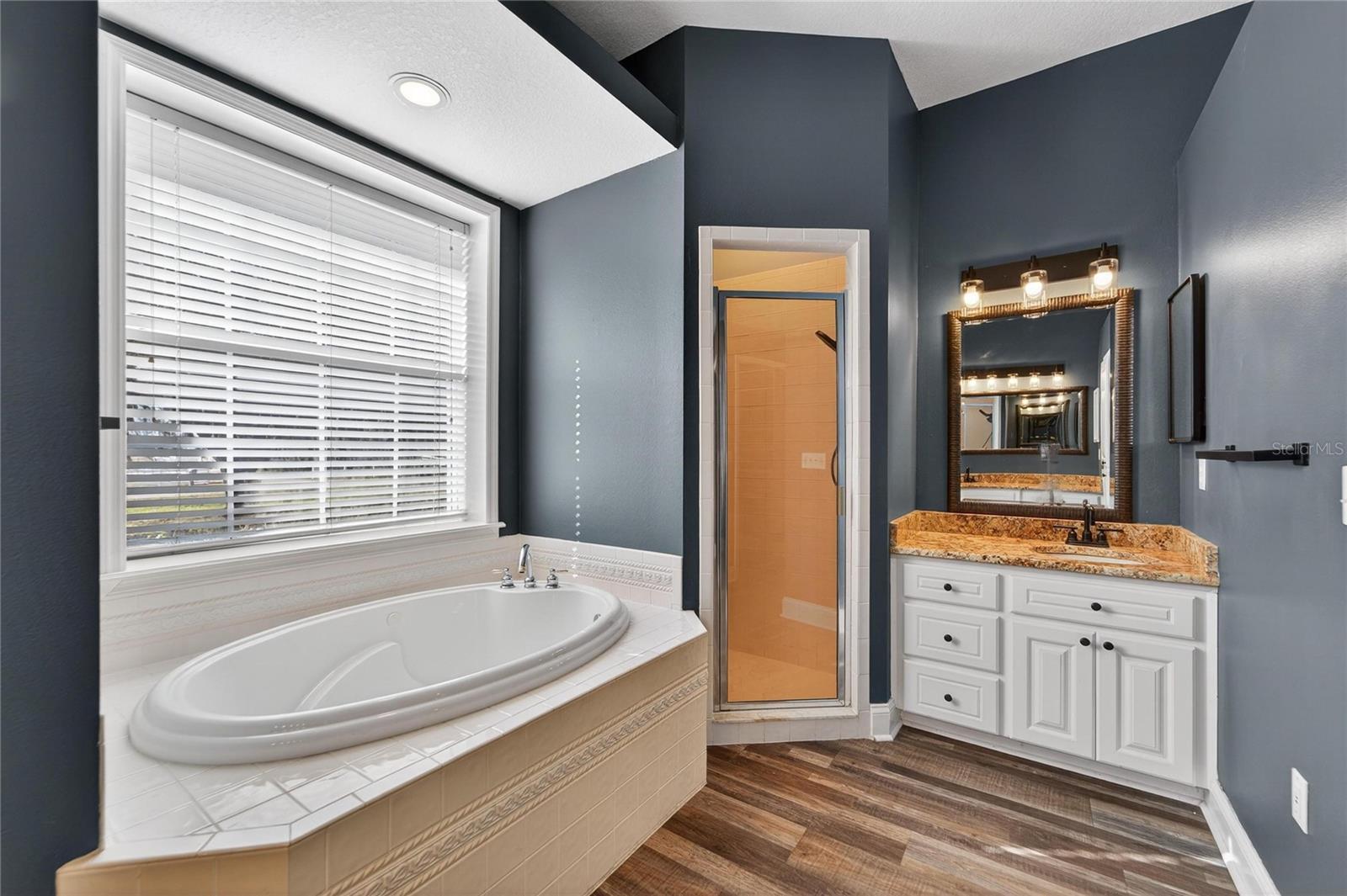 COUNTRY CLASS FARMS - Residential