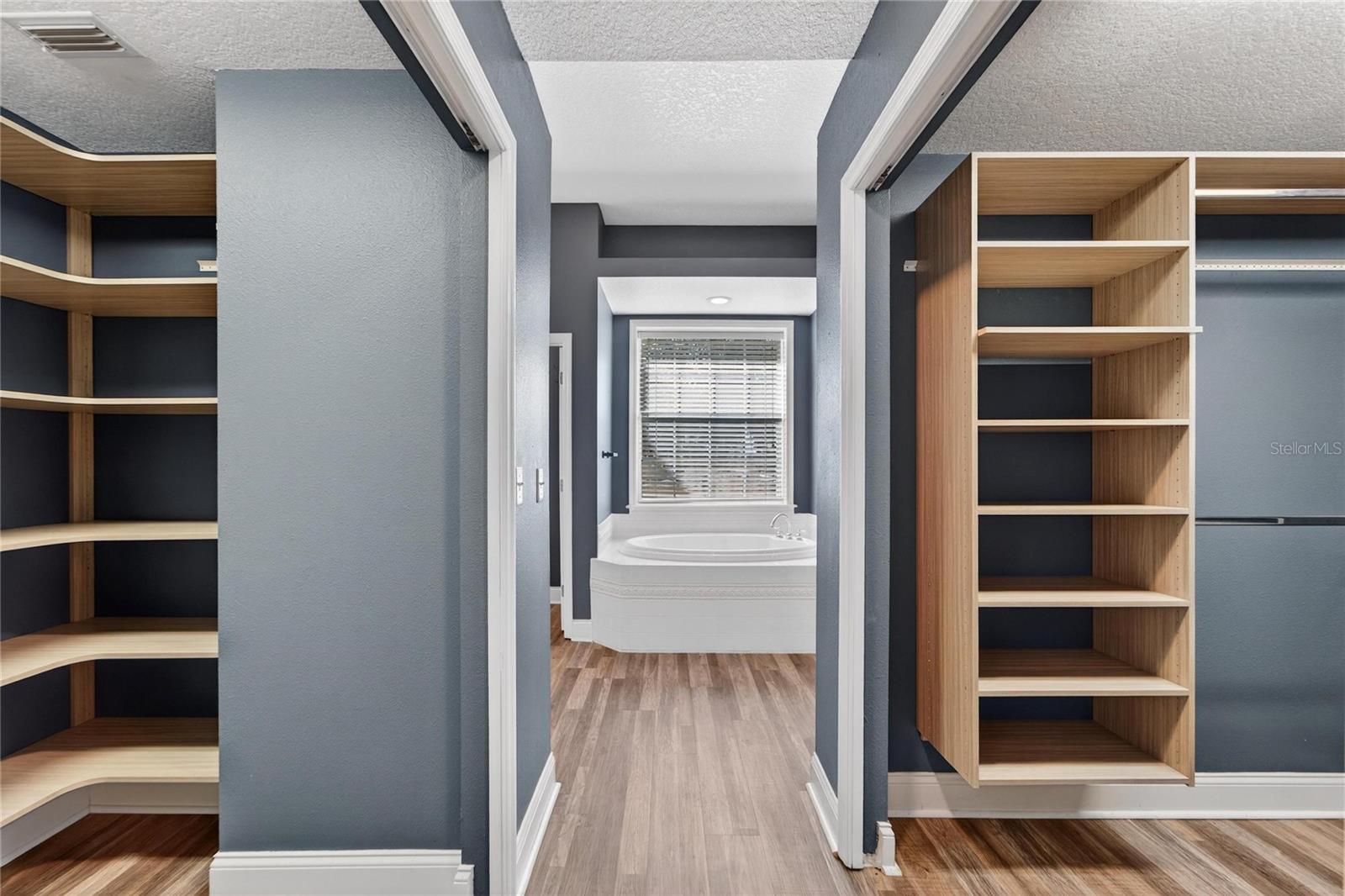 COUNTRY CLASS FARMS - Residential