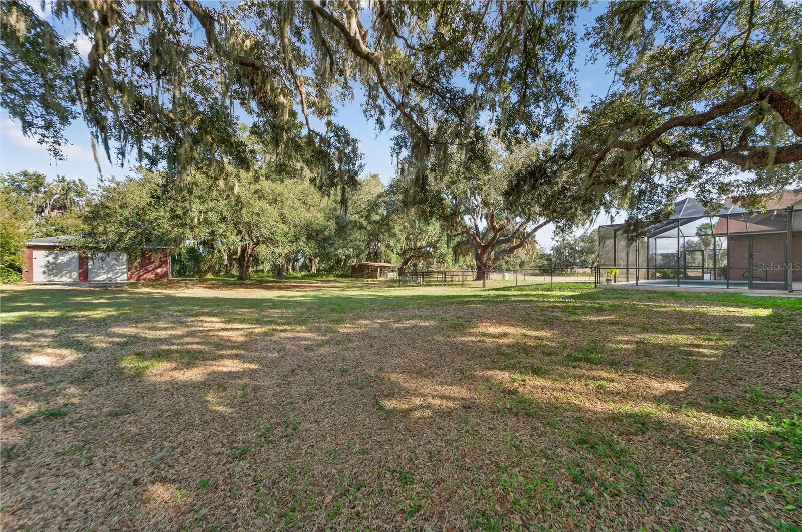 COUNTRY CLASS FARMS - Residential