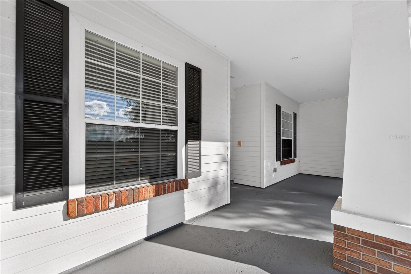 COUNTRY CLASS FARMS - Residential