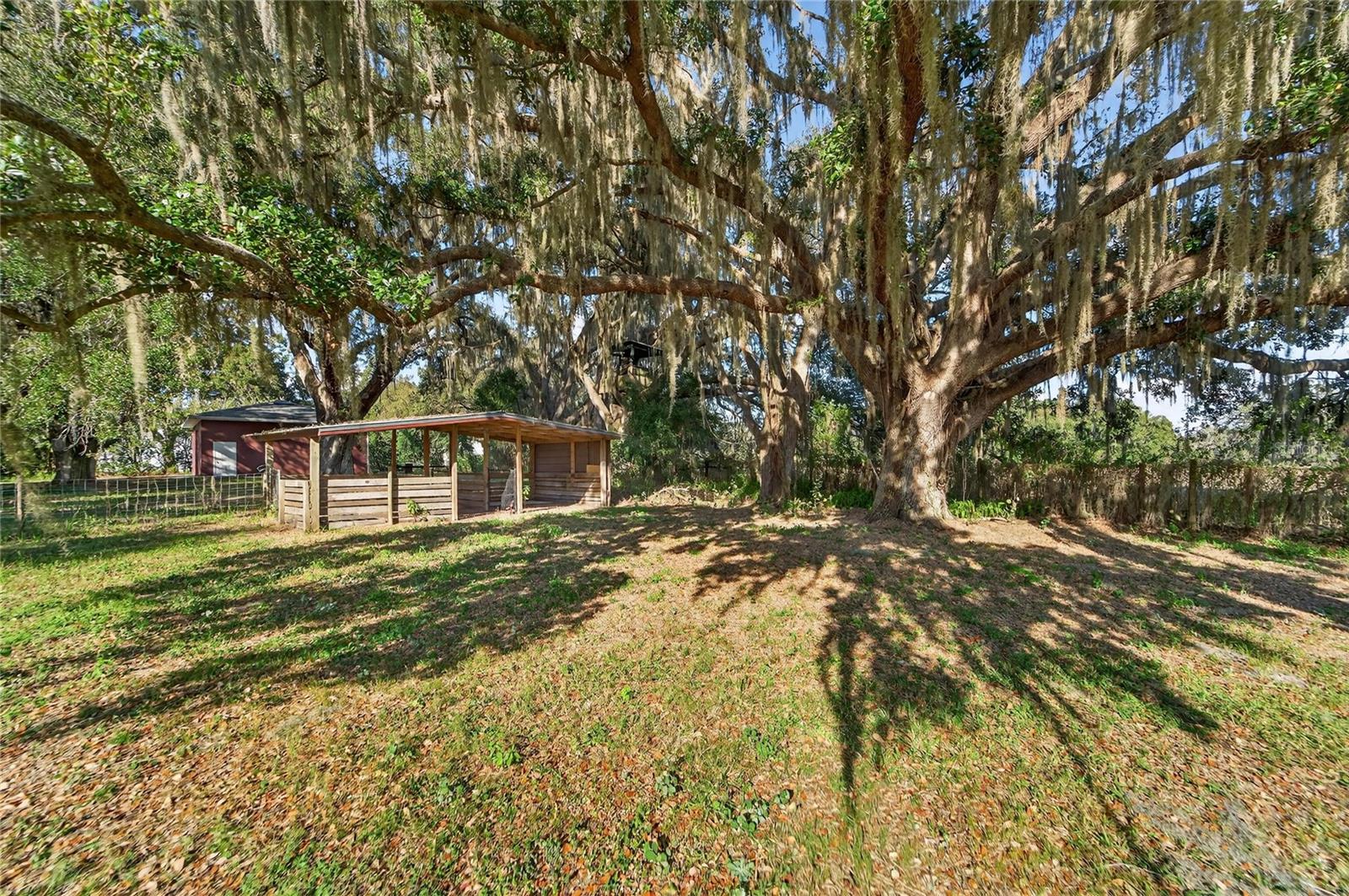 COUNTRY CLASS FARMS - Residential