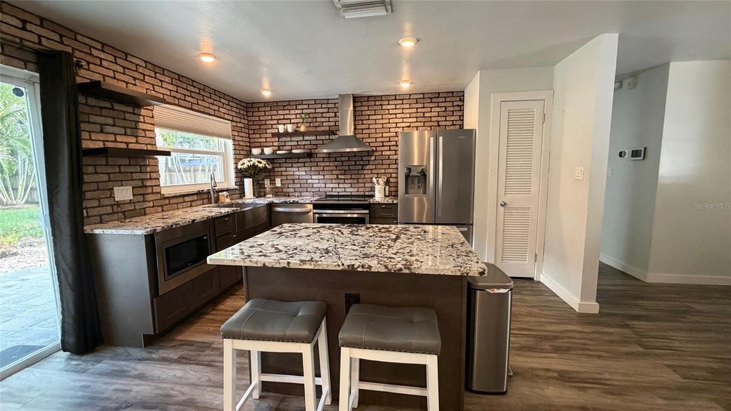 Photo of 620 La Plaza Avenue S, St Petersburg, FL 33707 (MLS # TB8543100)