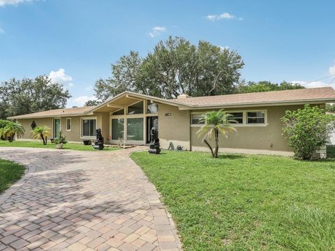 A home in LAKELAND