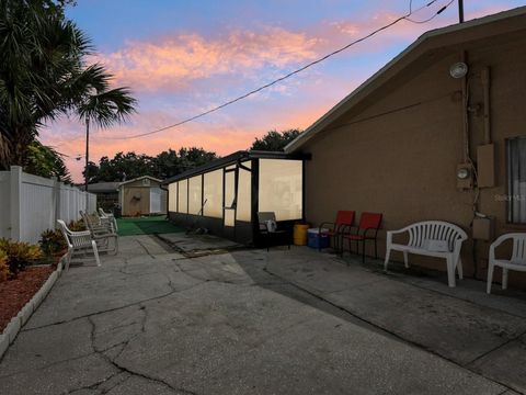 A home in LAKELAND