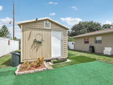 A home in LAKELAND