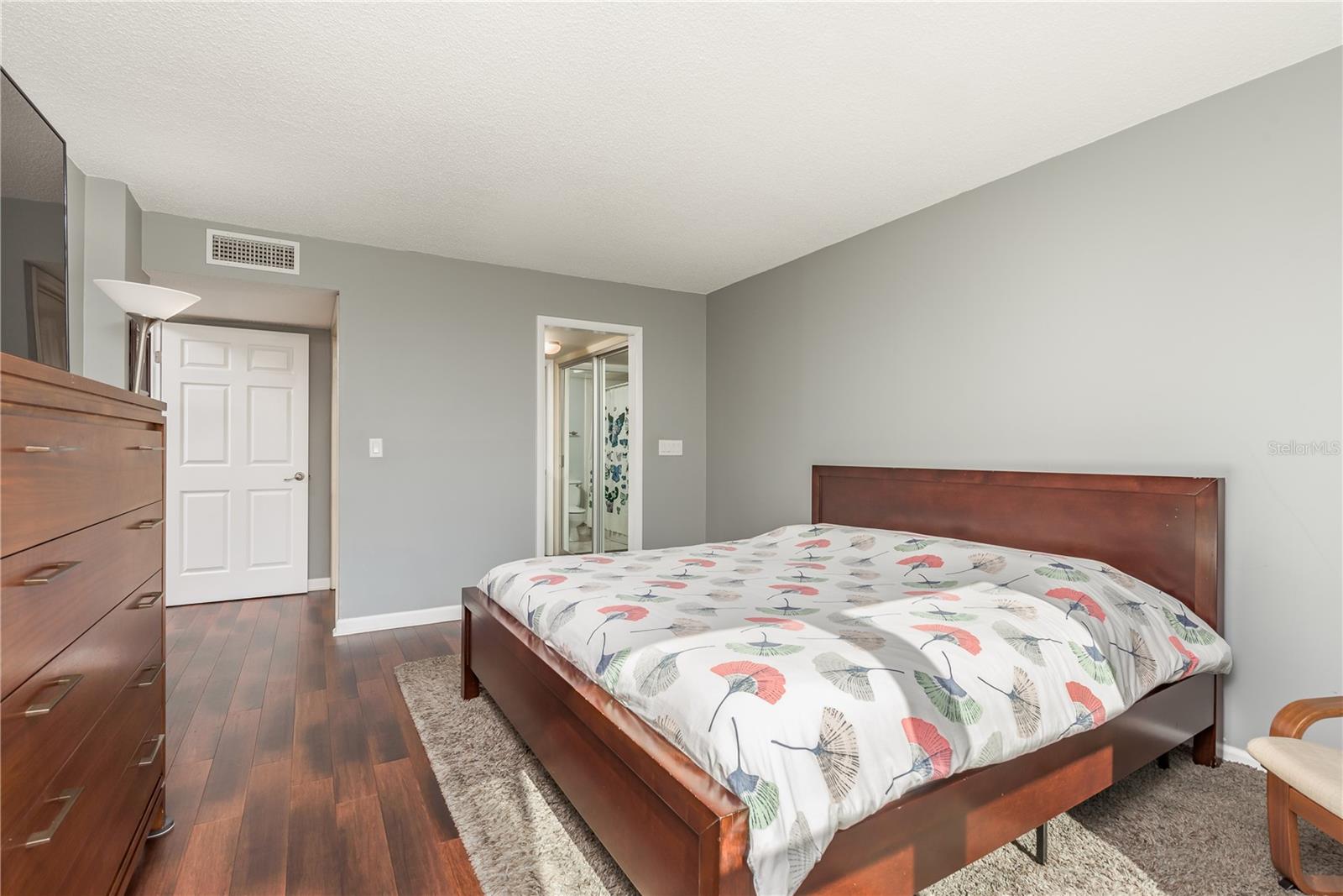 SEVILLE CONDO 1 - Residential