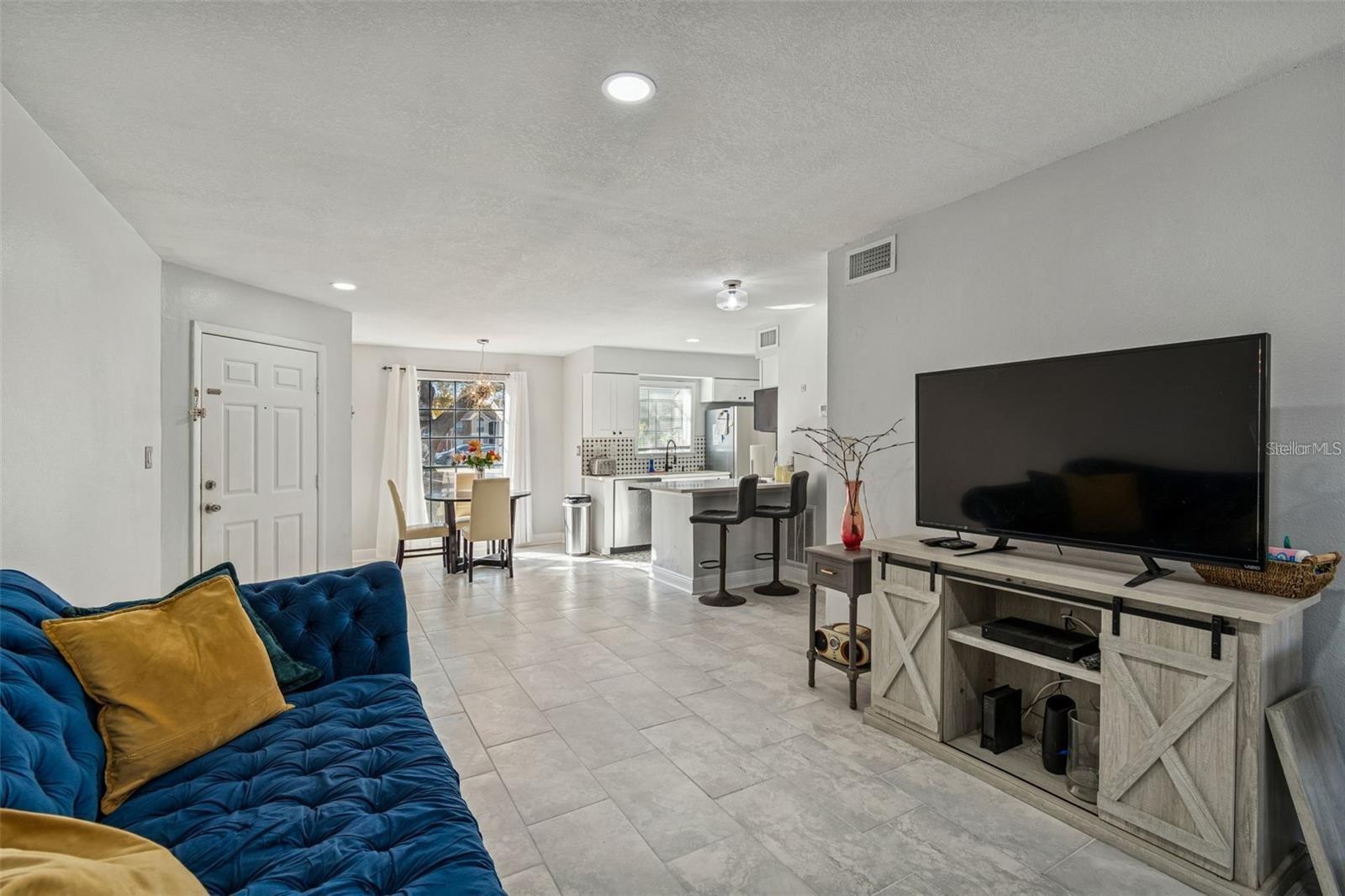 THE GRAND RESERVE CONDO - Residential Lease