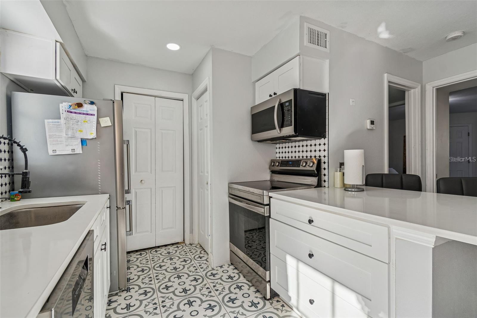 THE GRAND RESERVE CONDO - Residential Lease