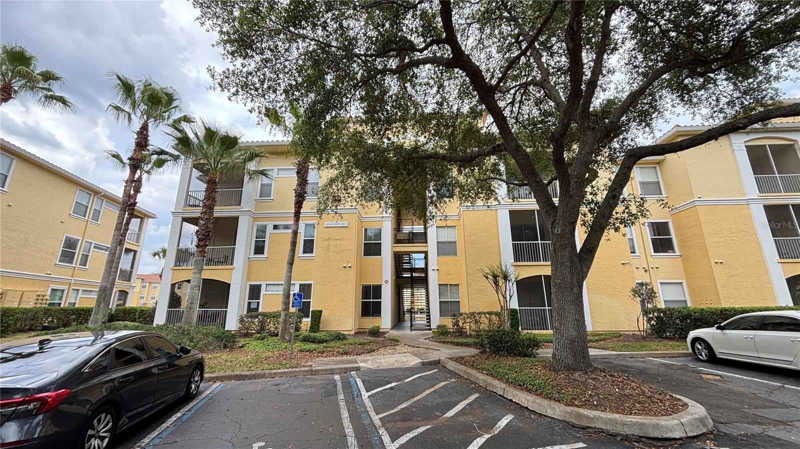 VISCONTI WEST - Residential Lease