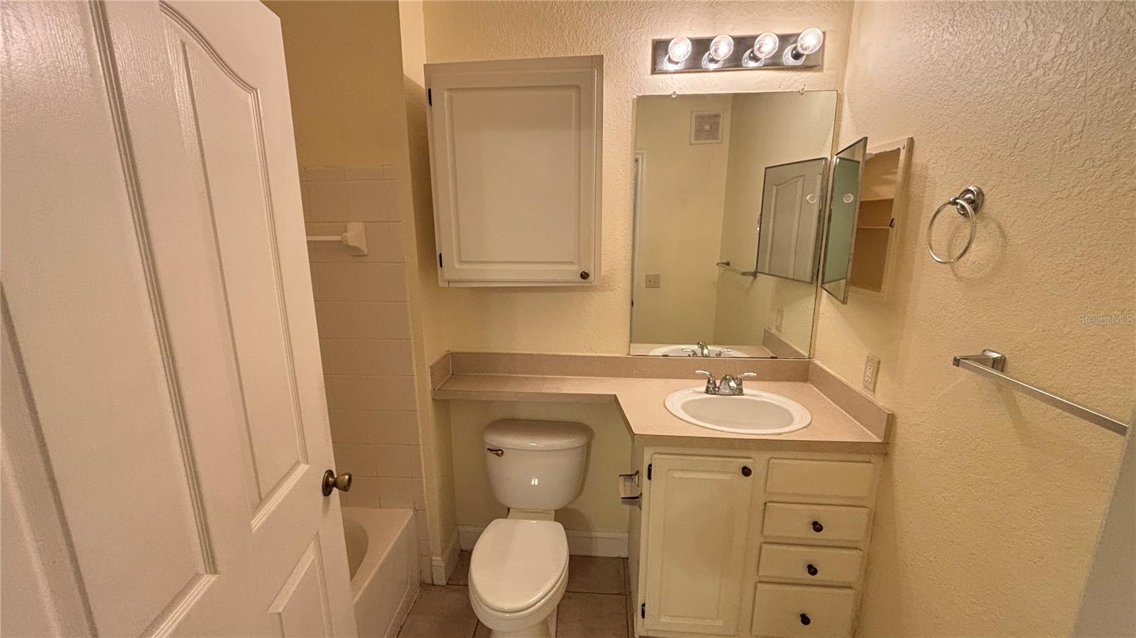 VISCONTI WEST - Residential Lease