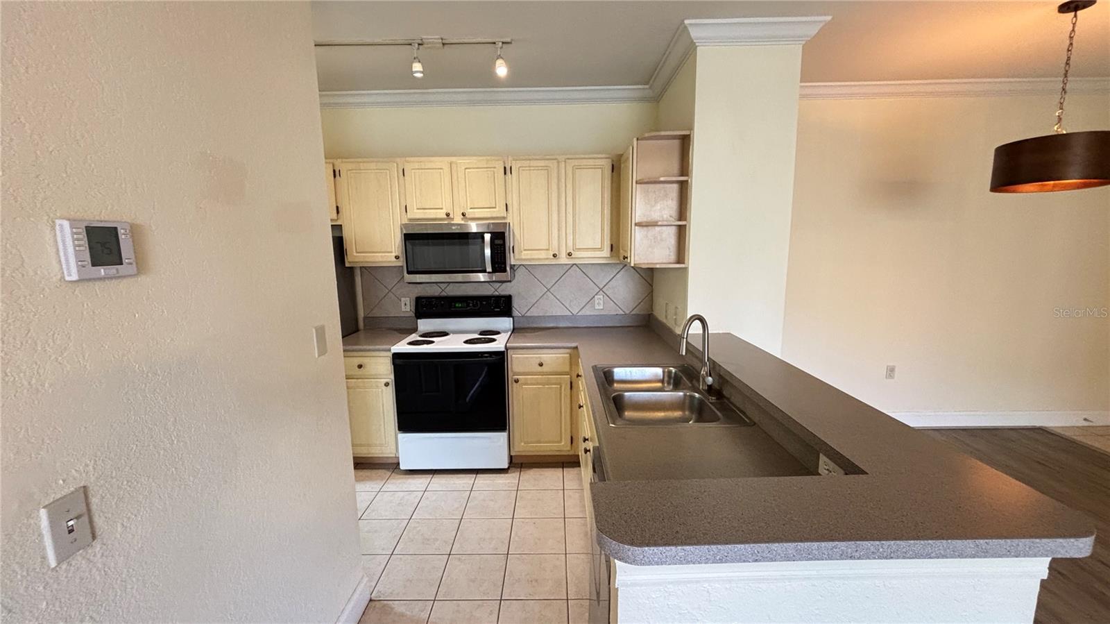 VISCONTI WEST - Residential Lease