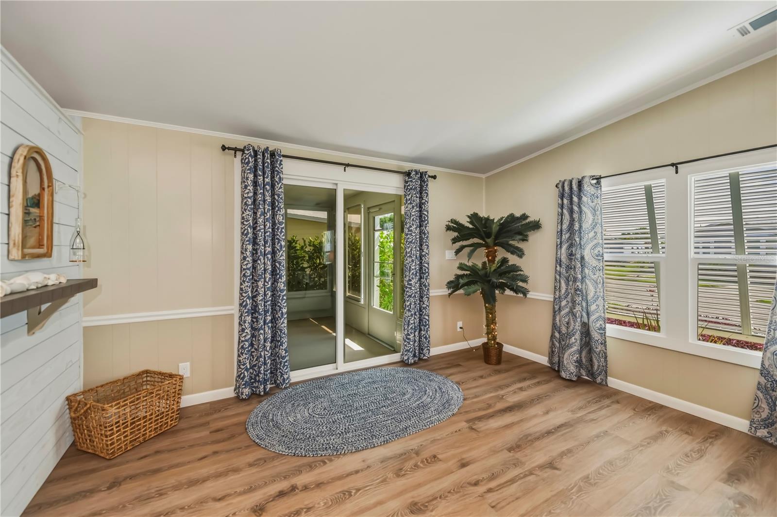 TANGERINE WOODS - Residential