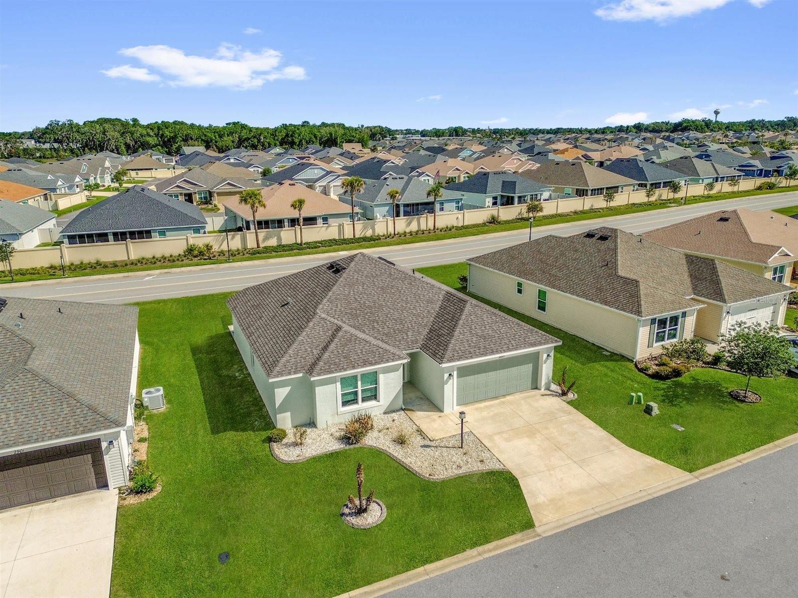 VILLAGES/SOUTHERN OAKS UN #110 - Residential