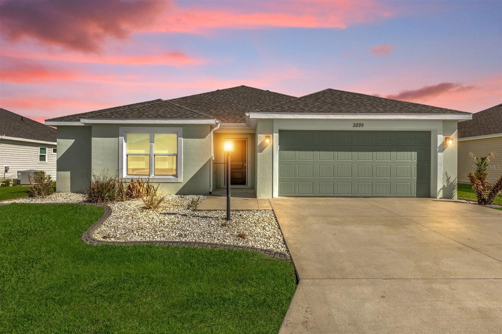 VILLAGES/SOUTHERN OAKS UN #110 - Residential