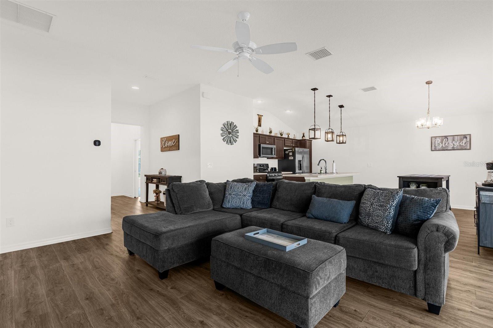 VILLAGES/SOUTHERN OAKS UN #110 - Residential