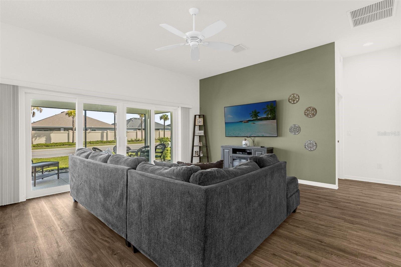 VILLAGES/SOUTHERN OAKS UN #110 - Residential