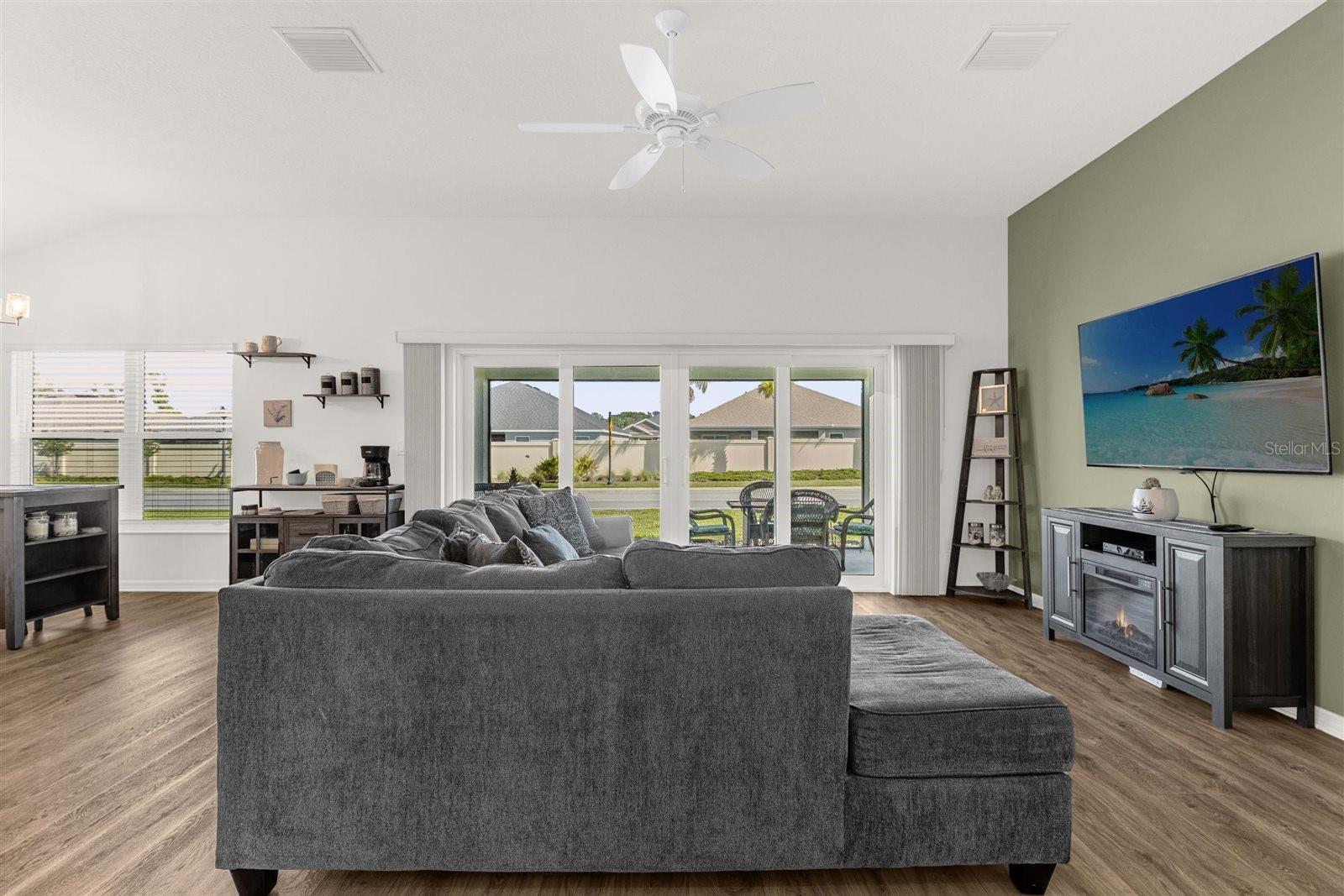 VILLAGES/SOUTHERN OAKS UN #110 - Residential