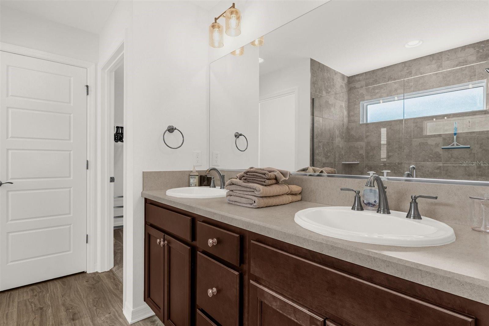 VILLAGES/SOUTHERN OAKS UN #110 - Residential