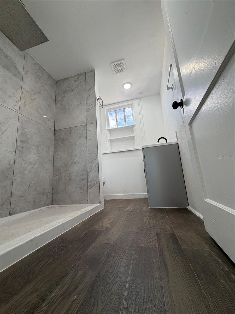 LAKE PARK OR HUIES SUB - Residential Lease