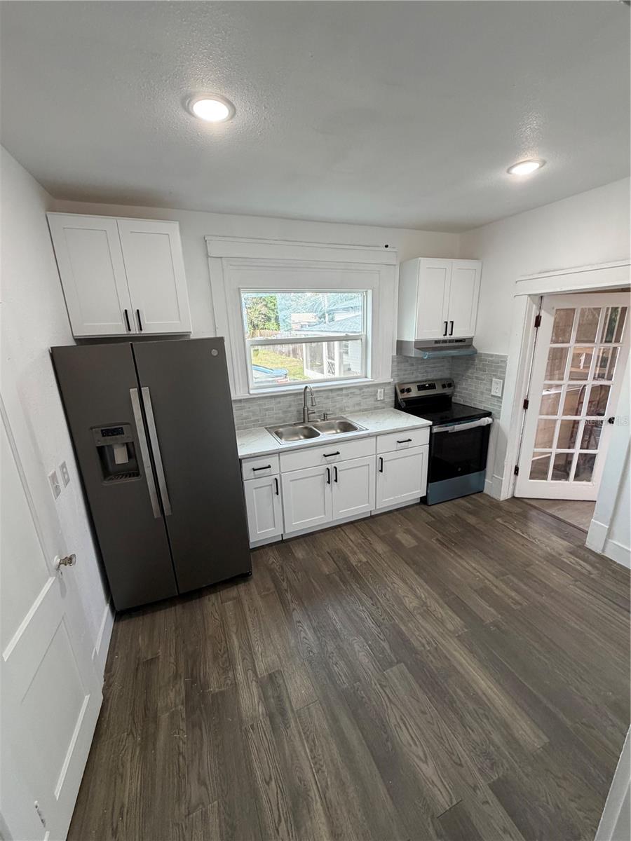 LAKE PARK OR HUIES SUB - Residential Lease