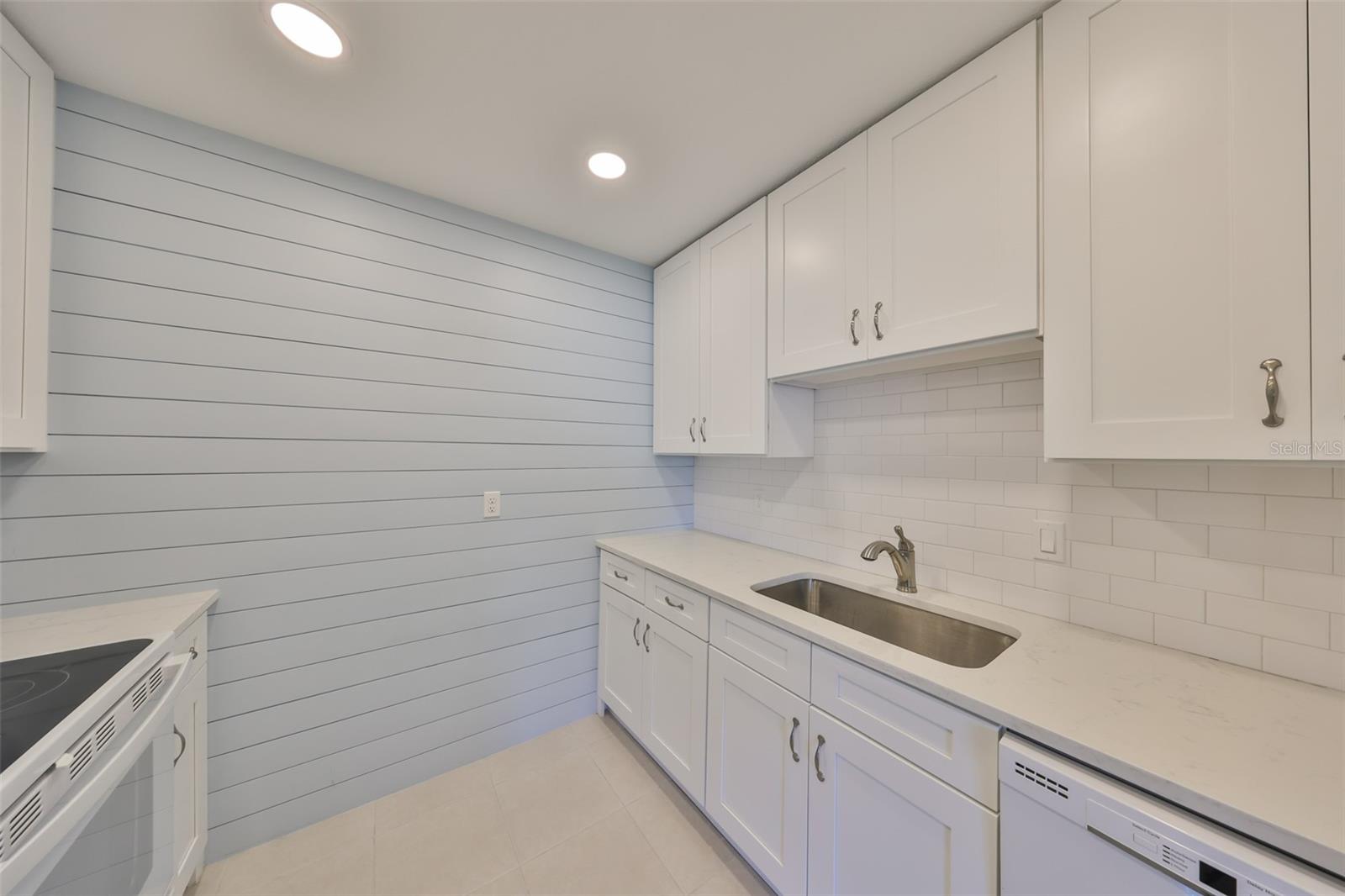 GLOUCESTER J CONDO - Residential