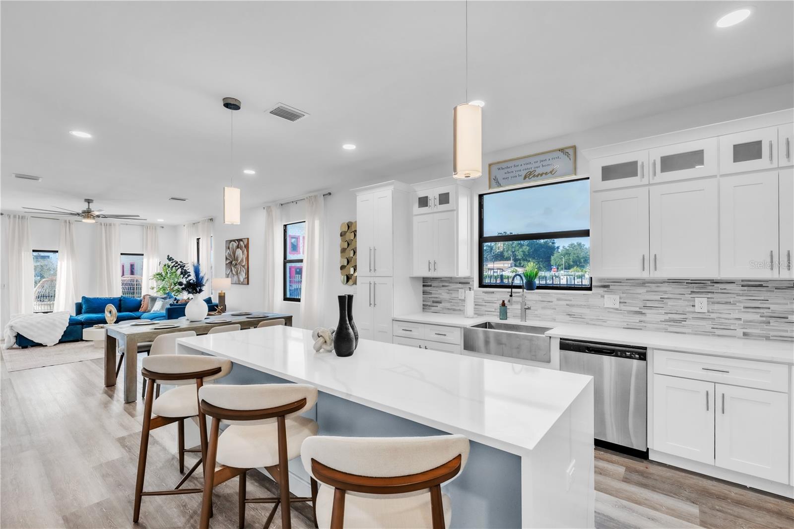 LATITUDES IN THE PARK TWNHMS - Residential