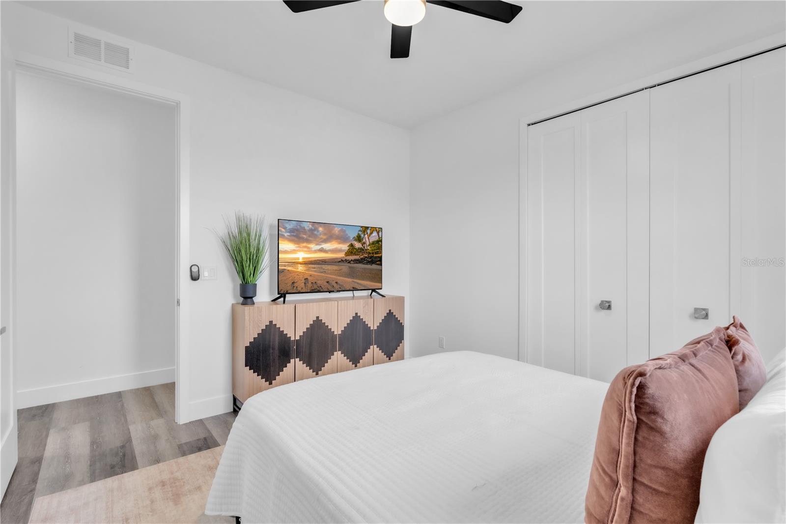 LATITUDES IN THE PARK TWNHMS - Residential