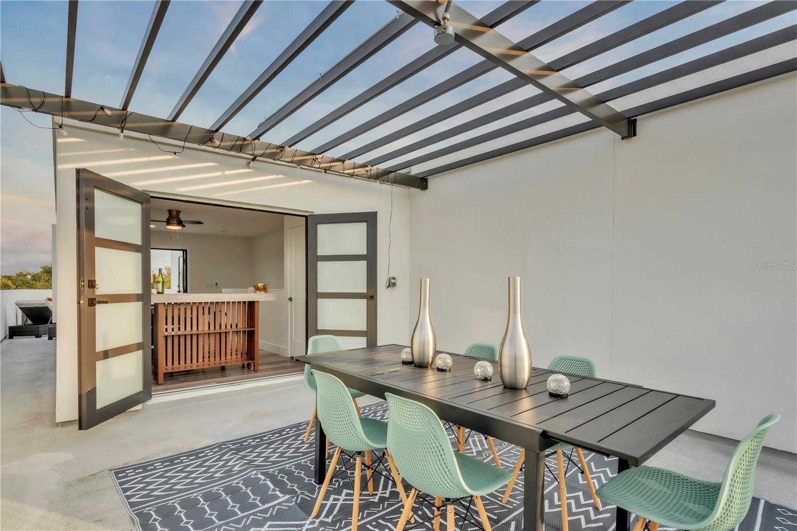 LATITUDES IN THE PARK TWNHMS - Residential