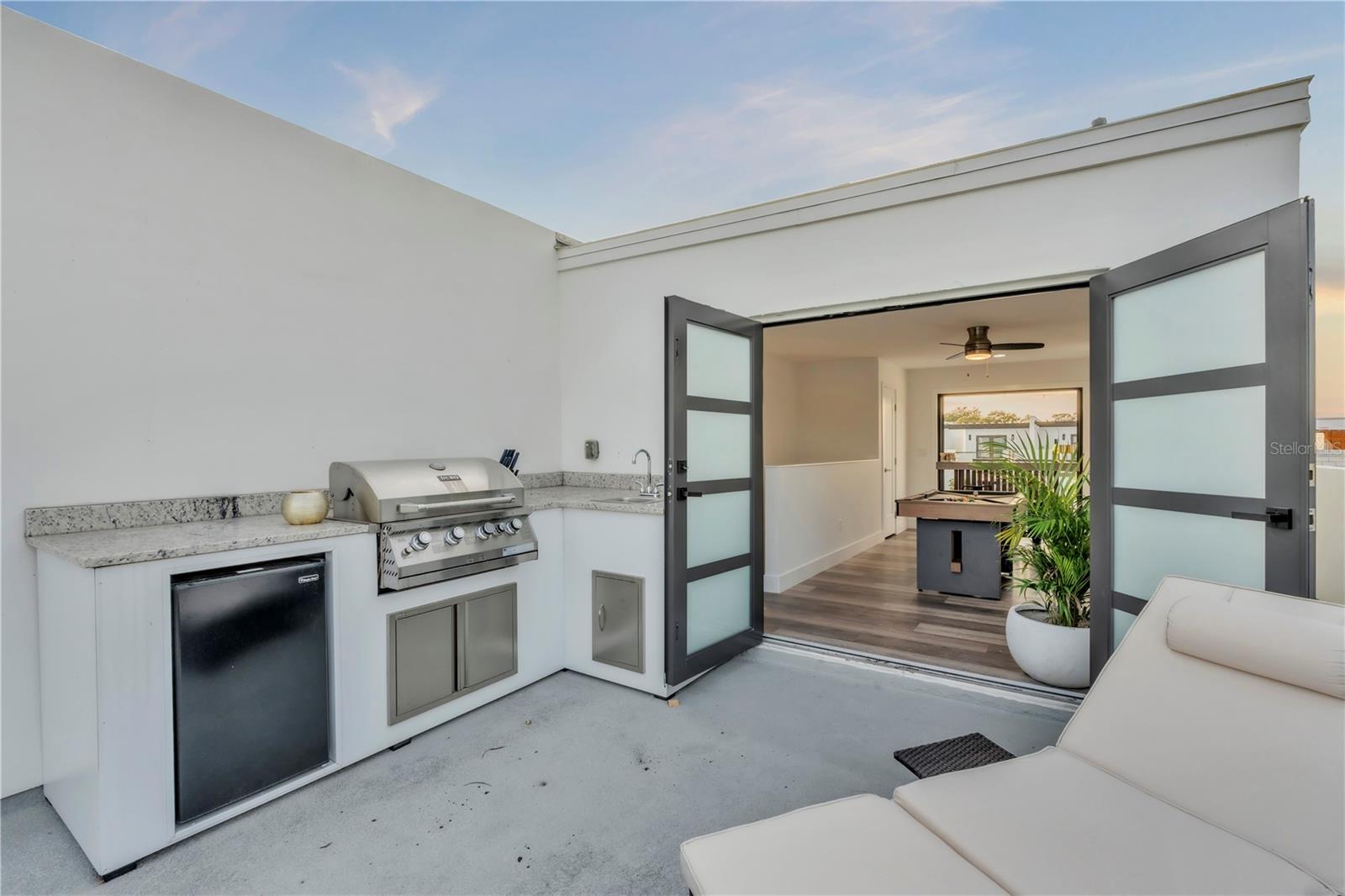 LATITUDES IN THE PARK TWNHMS - Residential