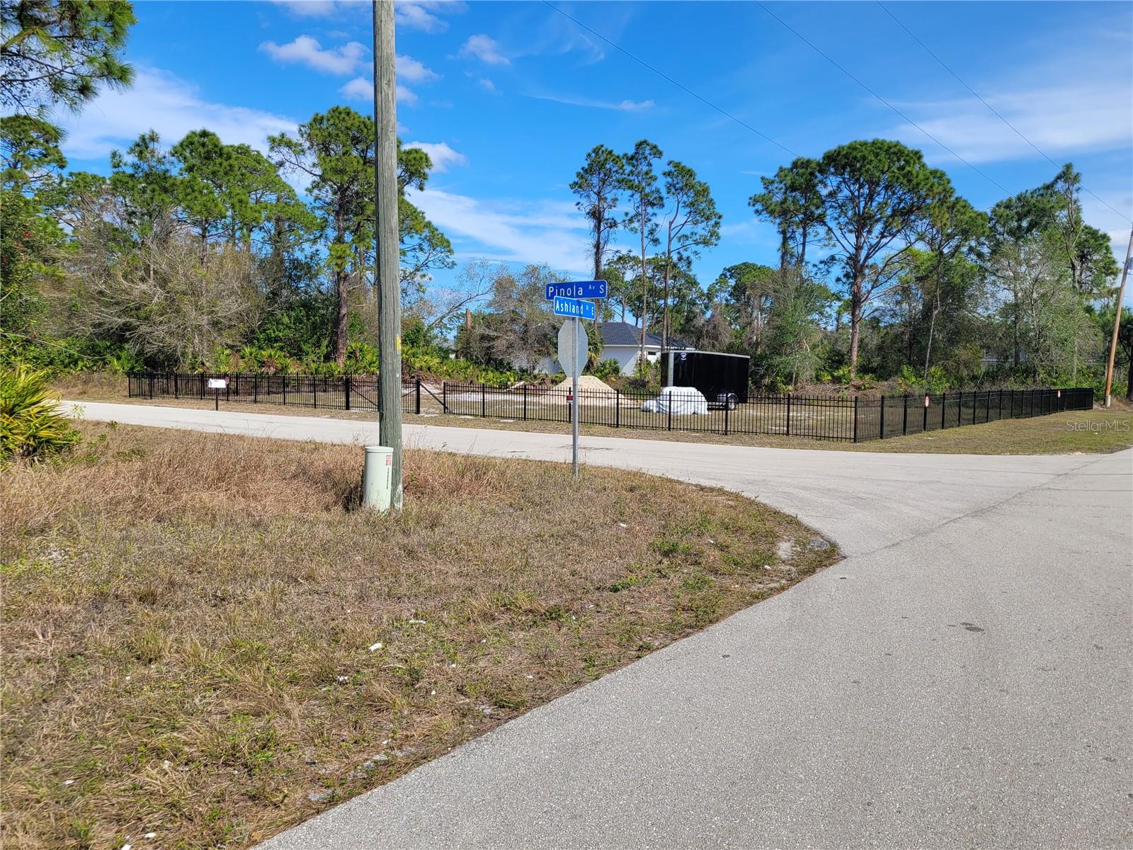 TWIN LAKE ESTATES - Land