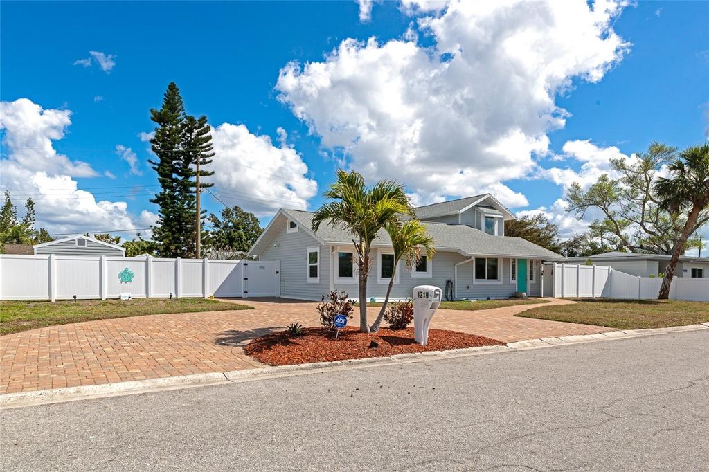 Photo of 1219 65th Street NW, Bradenton, FL 34209 (MLS # A4685225)