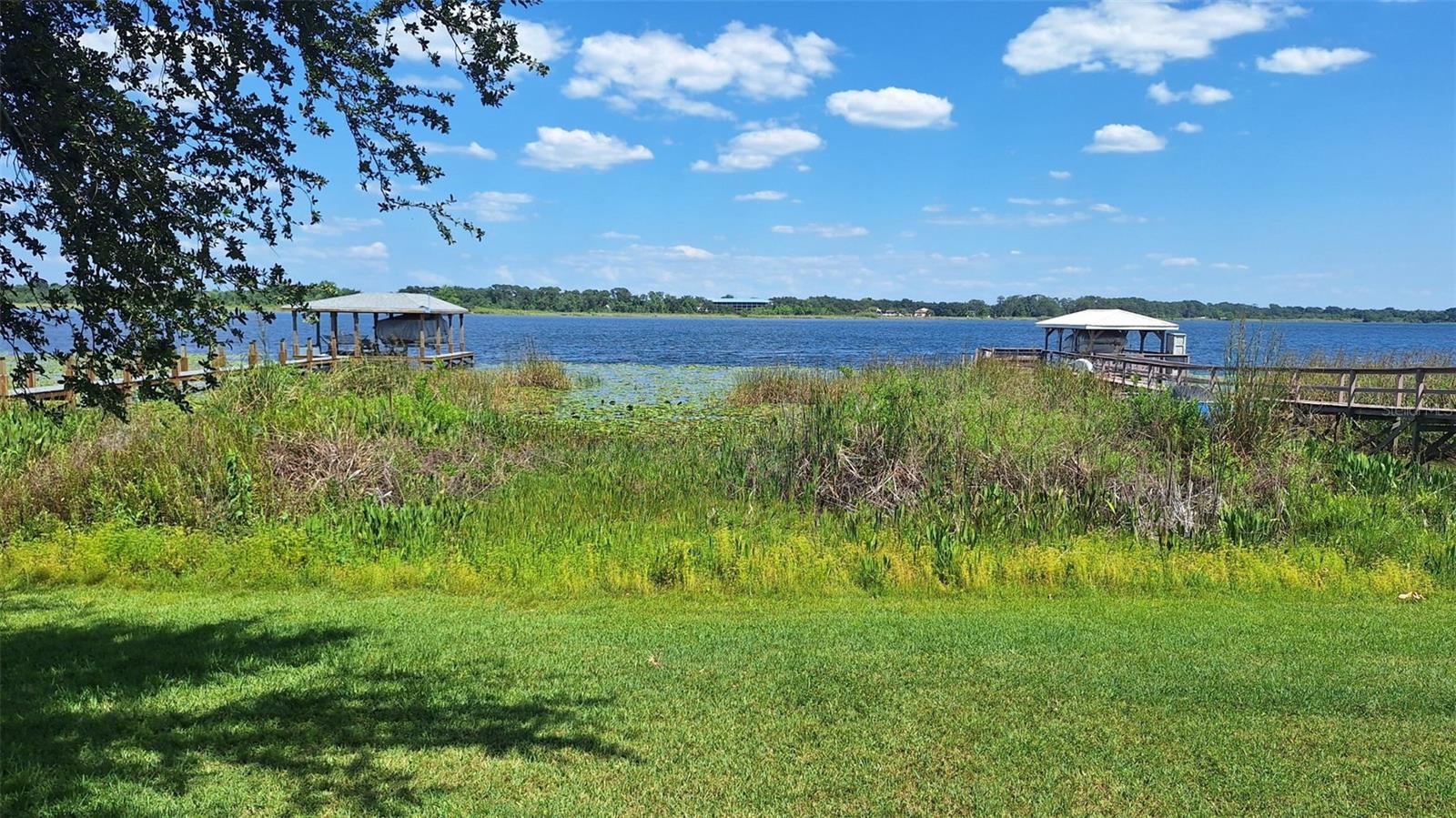 TAVARES LAKE SAUNDERS POINTE LT 34 - Residential