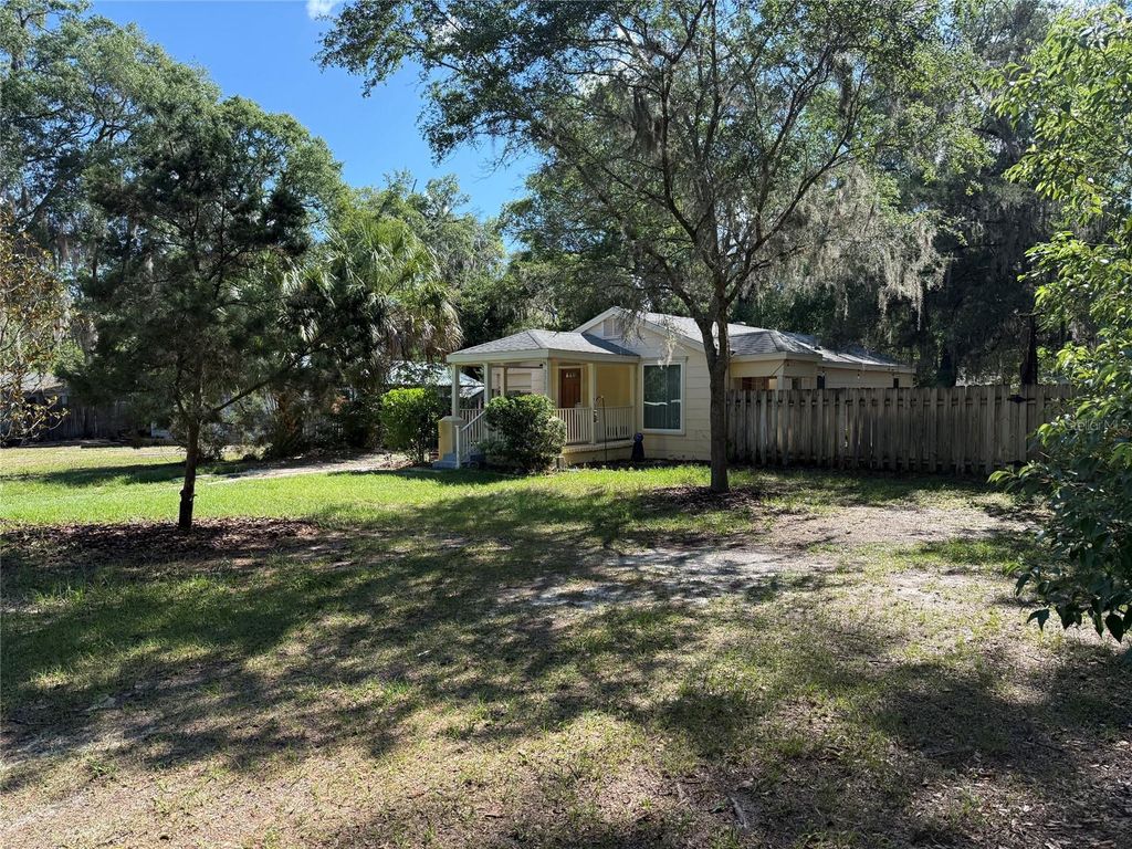 Photo of 3205 NW 11th Street, Gainesville, FL 32609 (MLS # GC540342)