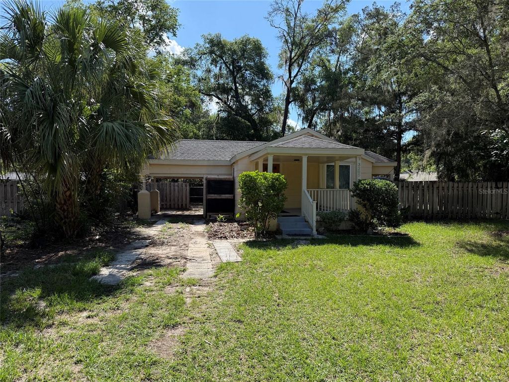 Photo of 3205 NW 11th Street, Gainesville, FL 32609 (MLS # GC540342)