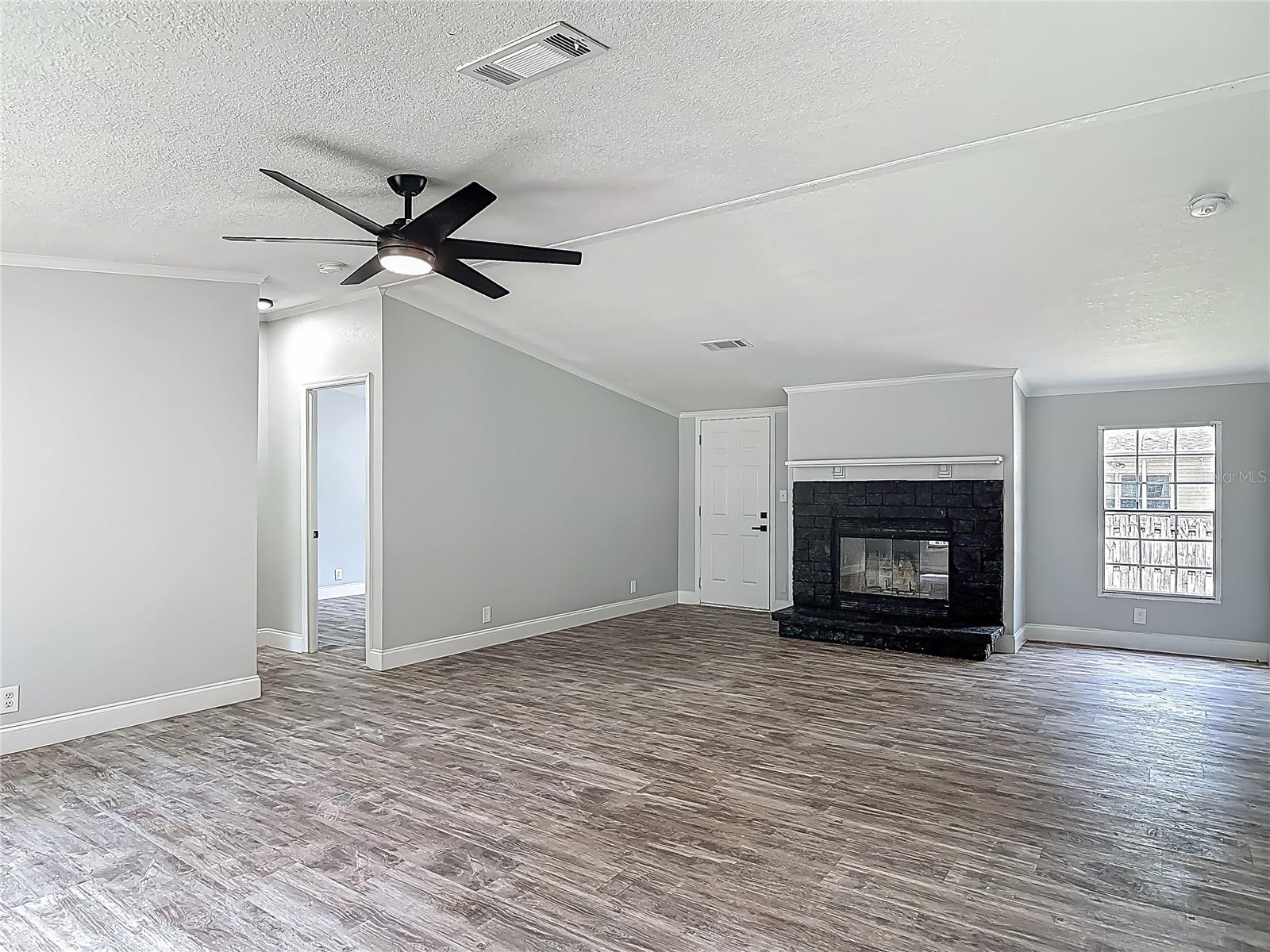 MISSION OAKS CONDO PH 01-03 - Residential