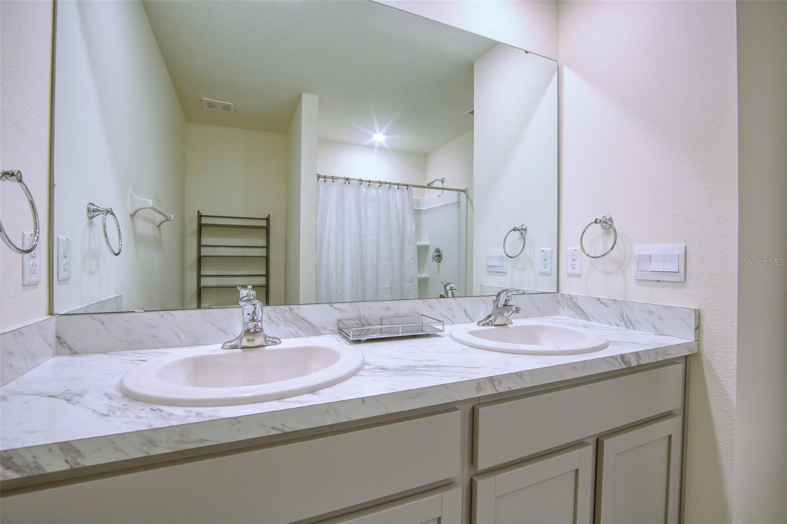 NORTH PARK ISLE PHASE 2A - Residential Lease