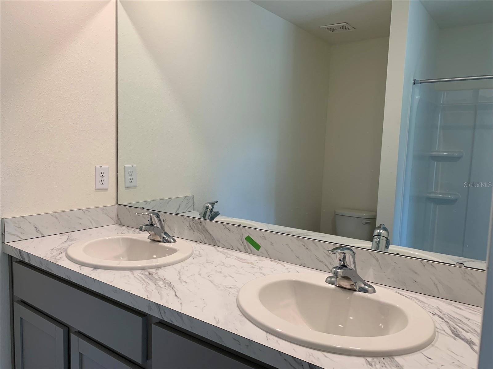 NORTH PARK ISLE PHASE 2A - Residential Lease