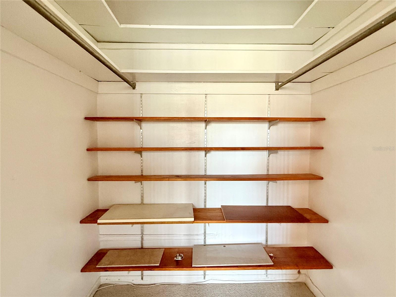 LAFAYETTE THE - Residential