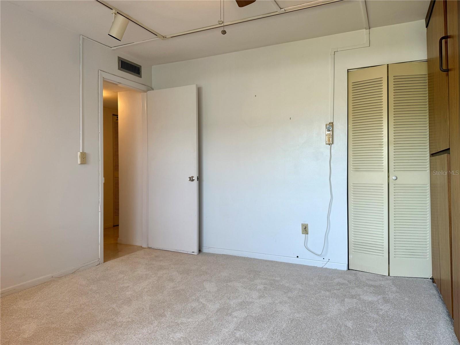 LAFAYETTE THE - Residential