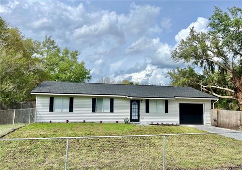 Photo of 4705 Robin Drive, Saint Cloud, FL 34772 (MLS # TB8487793)