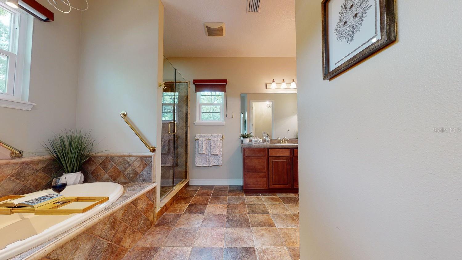 OAKELLARS - Residential