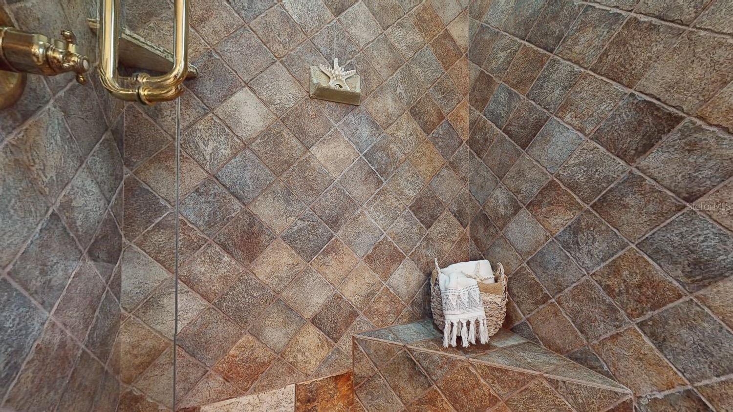 OAKELLARS - Residential