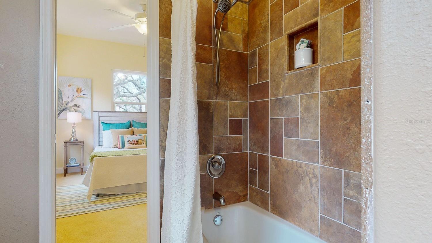 OAKELLARS - Residential