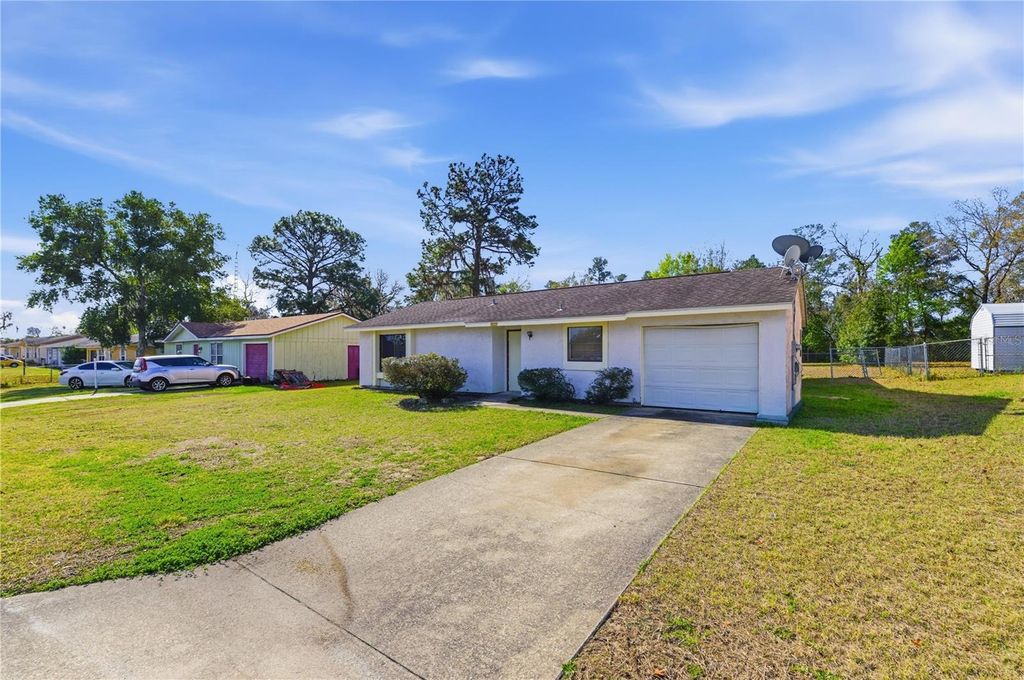 Photo of 8808 SE 87th Terrace, Ocala, FL 34472 (MLS # OM720209)