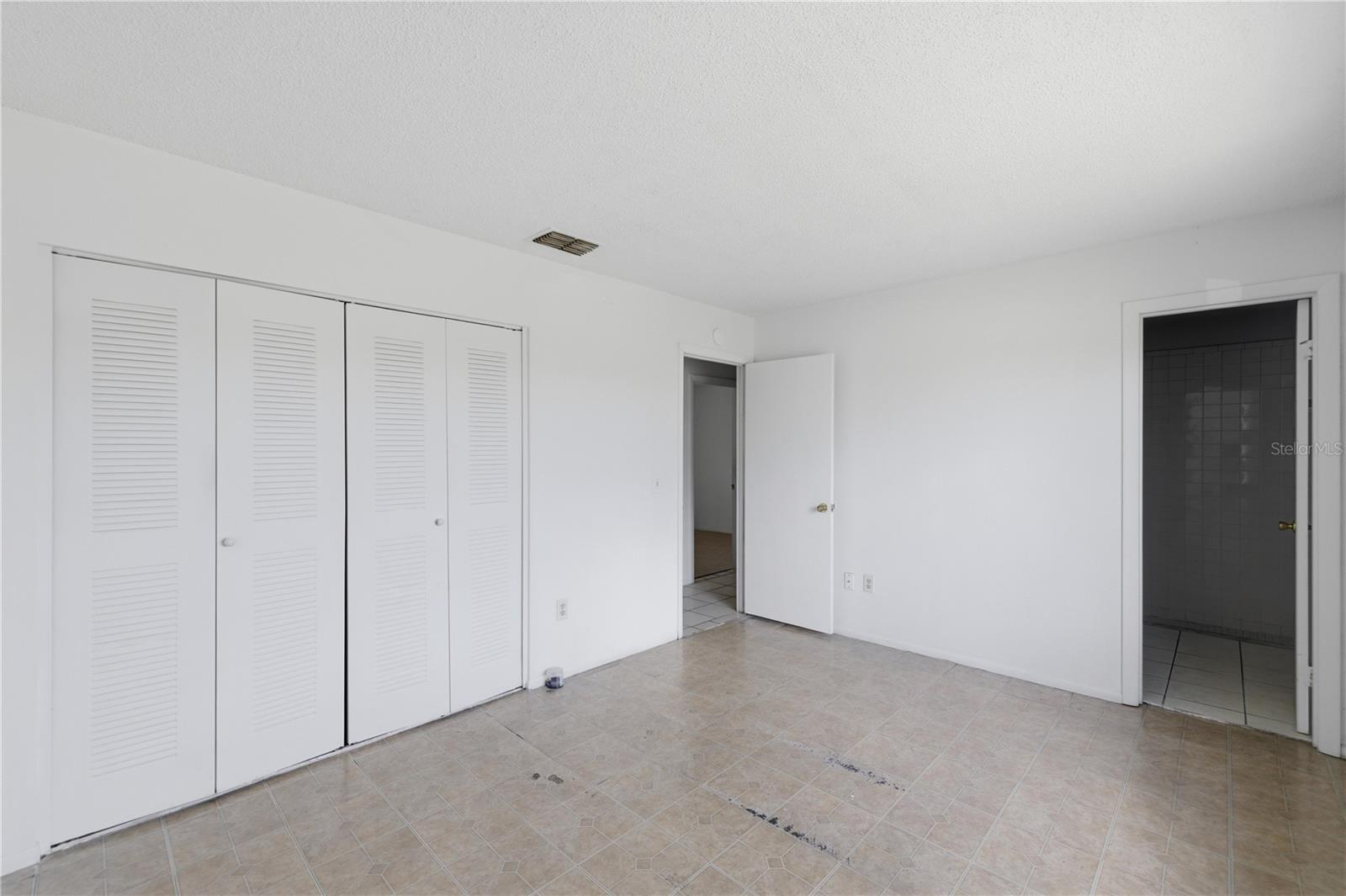 SILVER SPGS SHORES UN 68 - Residential