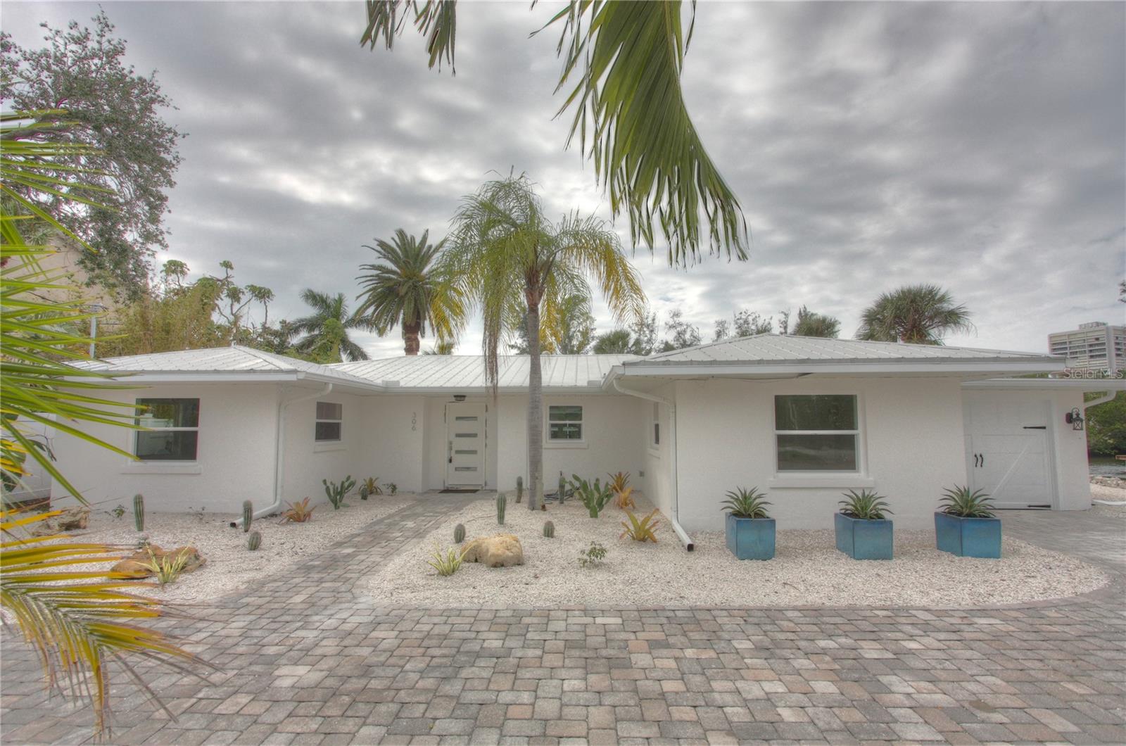 SARASOTA BEACH - Residential Lease