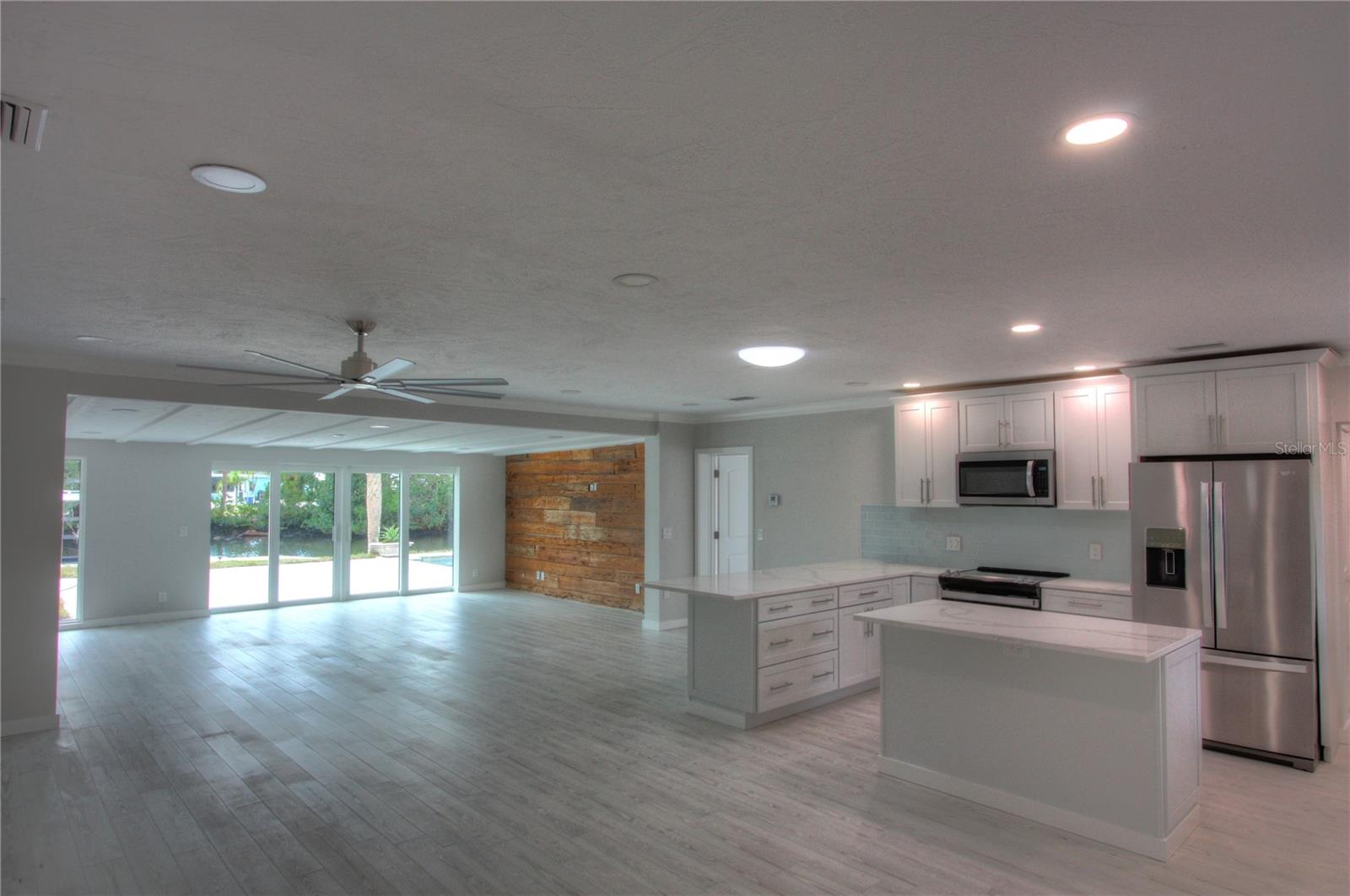 SARASOTA BEACH - Residential Lease