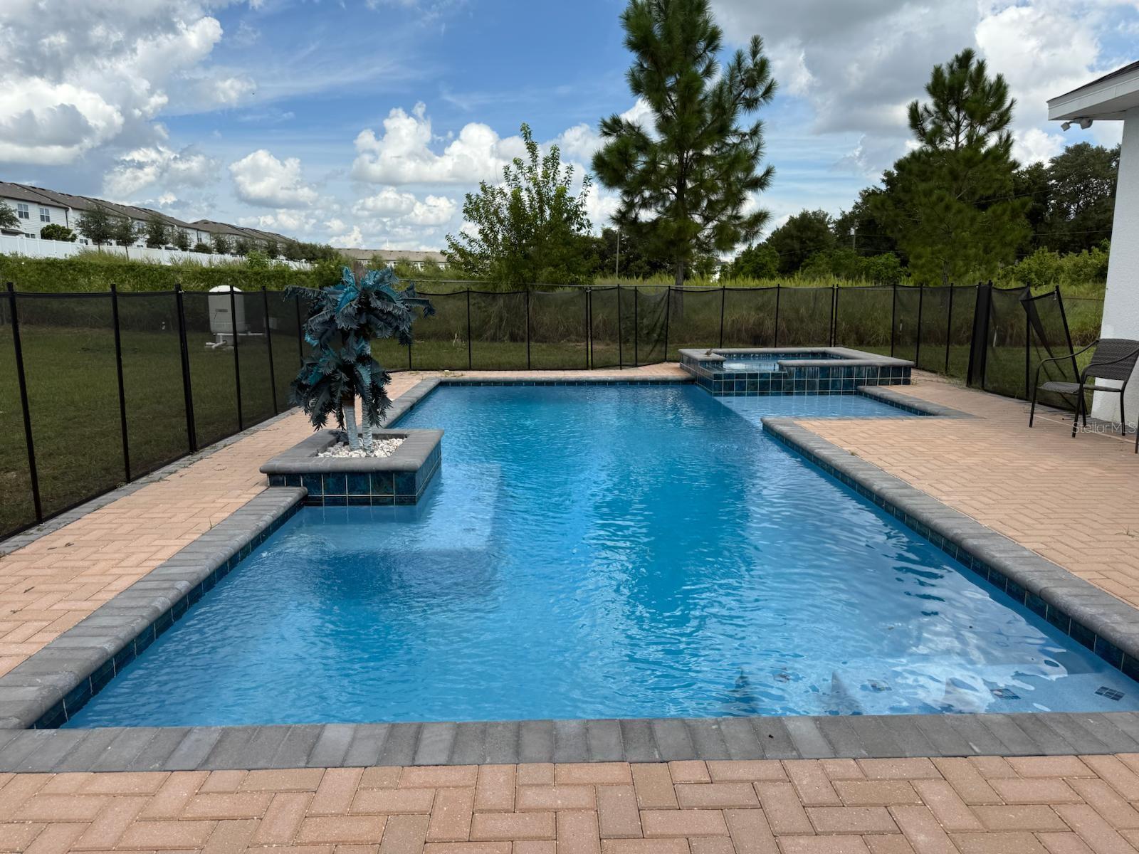 HOLLY HILL GROVE AND FRUIT CO - Residential Lease